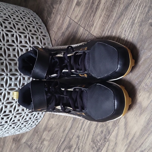 Under Armour - Picture 2 of 6